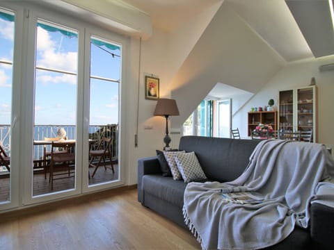 mit Terrasse Apartment in Bergeggi