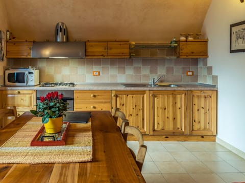 Wohnung in Riva Di Solto mit Kleinem Garten Apartment in Province of Brescia