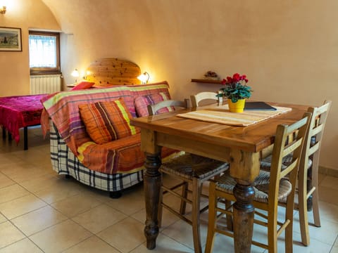 Wohnung in Riva Di Solto mit Kleinem Garten Apartment in Province of Brescia