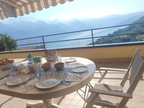 Le Terrazzwe - Drei-Zimmer-Wohnung mit Terrasse und Pool Apartment in Province of Brescia