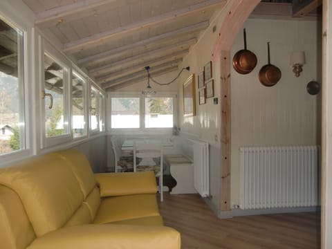 Freistehendes Haus mit eingezäuntem Privatgarten Vacation rental in Ledro