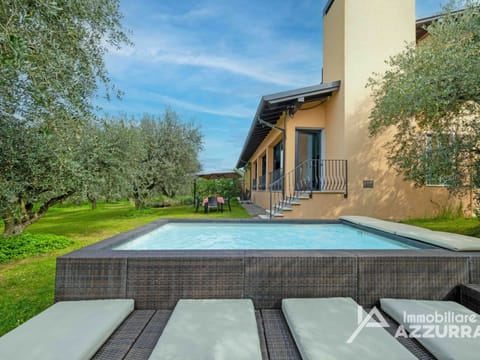 Villa i Roccoli, zwischen Olivenbäumen mit priva Vacation rental in Bardolino