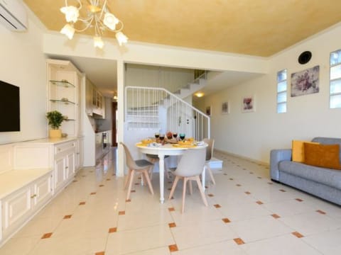 DesenzanoLoft Eden mit Seeblick und privatem Strand Apartment in Sirmione