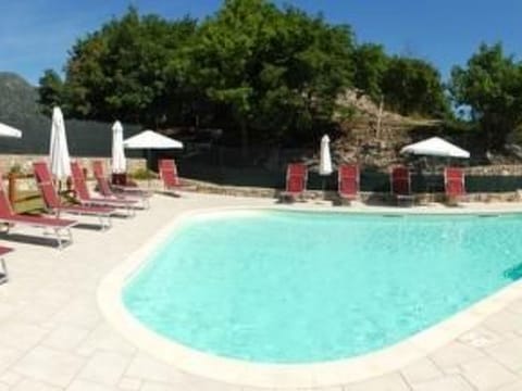 Drei-Zimmer-Wohnung mit Garten Apartment in Tignale