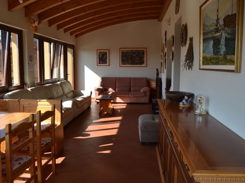 Appto. "Villa La Veranda" mit Garten und Pool Apartment in Salo