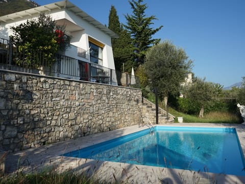 Ferienvilla 'Bianca' Vacation rental in Lake Garda