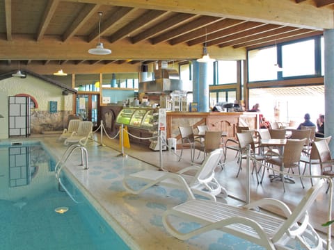 Pool Indoor