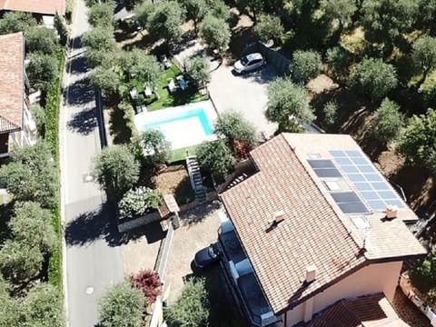 Margherita GARDEN Apartment in Brenzone sul Garda