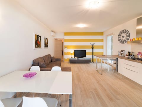 Flacher Sonnenaufgang Apartment in Torri del Benaco