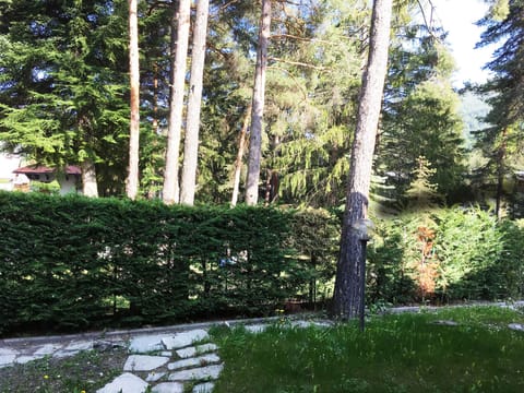 Lo Scoiattolo' Wohnung mit privatem Garten Apartment in Bardonecchia