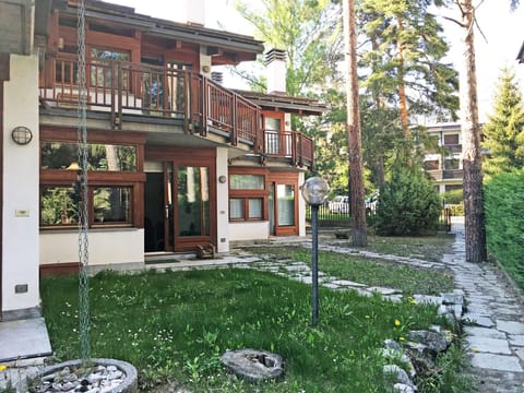 Lo Scoiattolo' Wohnung mit privatem Garten Apartment in Bardonecchia