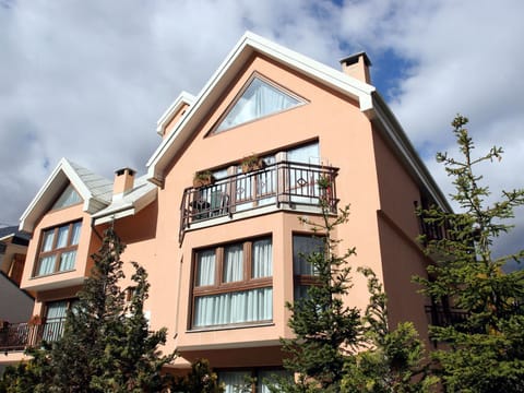 Drei-Zimmer-Dachgeschosswohnung 6 p.l. Villa Frejus Apartment in Bardonecchia