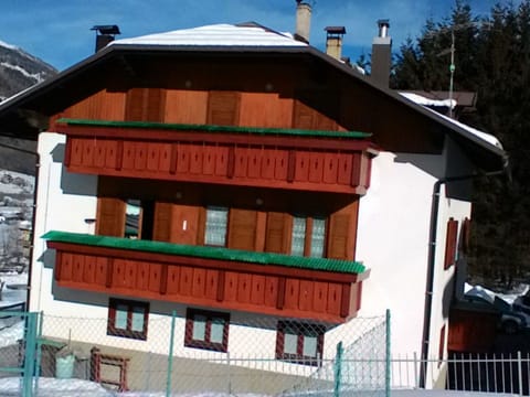 Haus Bezzi in Pellizzano Apartment in Pellizzano