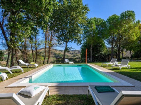 Licht unter den Buchen, Marche Urlaub, privater Pool Vacation rental in Marche