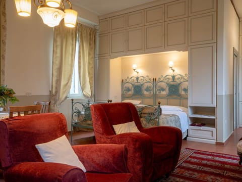 Mit Garten und Schwimmbad in den Hügeln der Marken. Apartment in Pesaro