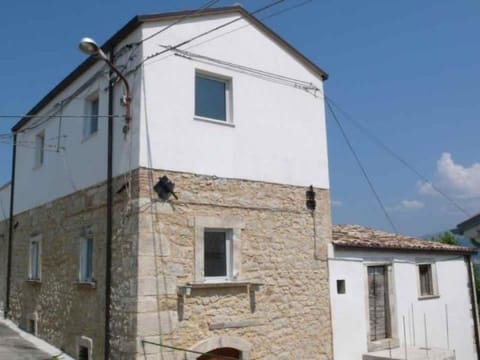 'Elvira Basilico' mit Terrasse Vacation rental in Abruzzo