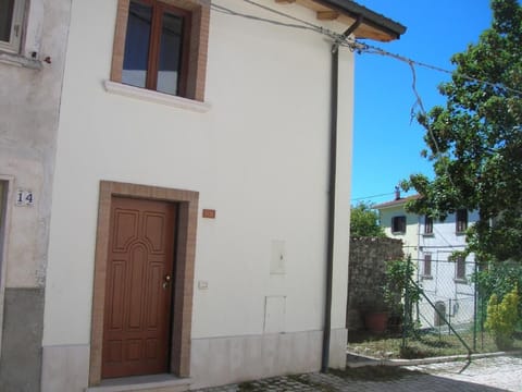 in Roccacinquemiglia mit Grill Vacation rental in Molise, Italy