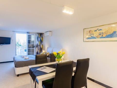 Einzimmerwohnung mit Terrasse und Blick auf den Berg Apartment in Rapallo