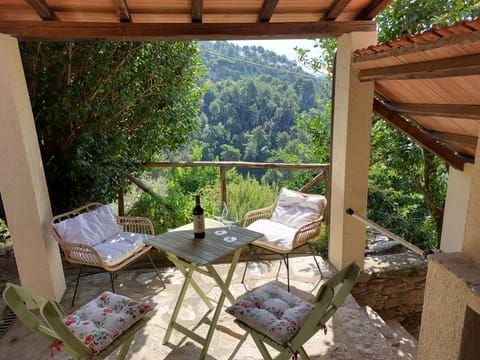 'Casa Peppina' mit Terrasse Apartment in Province of Massa and Carrara