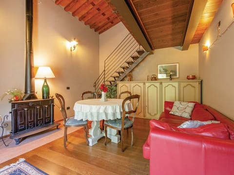 Haus mit Garten, Terrasse, in den Hügeln von Lucca Vacation rental in Emilia-Romagna