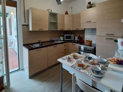 House Holiday Sea by Holiday World Apartment in Sestri Levante