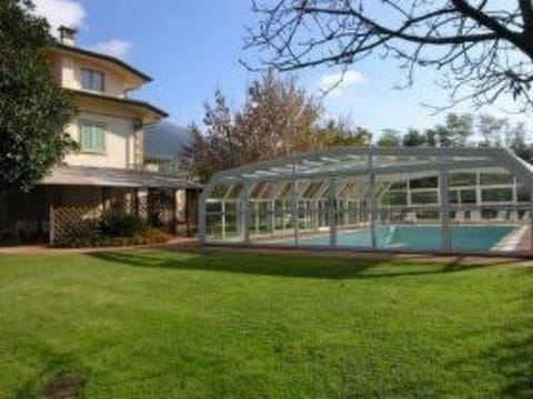 Villa mit privatem überdachbarem Pool Vacation rental in Camaiore
