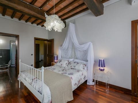 Villa La Leopoldina Apartment in Arezzo