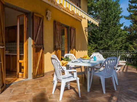 Bequeme flache Macine Apartment in Tuscany