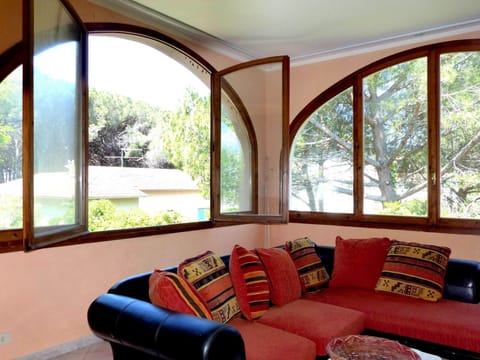 Große Wohnung in Mazzanta mit Schöner Terrasse Apartment in Tuscany