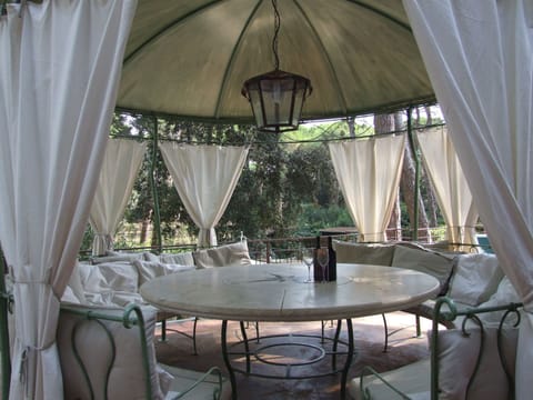 'Azalea' mit Terrasse Apartment in Tuscany