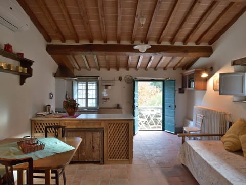 Appartement in Potassa mit Großem Garten Apartment in Umbria