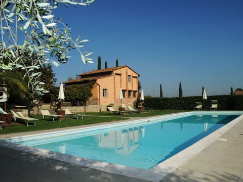 Appartement in Castiglione Del Lago mit Terrasse, gemeinsamem Pool und Garten Apartment in Umbria