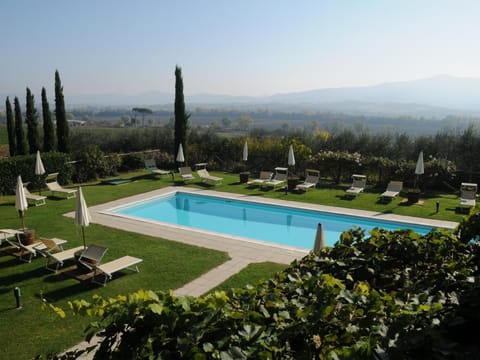 Appartement in Castiglione Del Lago mit Terrasse, gemeinsamem Pool und Garten Apartment in Umbria