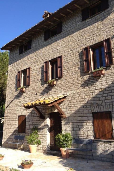 Altes Haus in Rotecastello mit großem Pool Vacation rental in Umbria