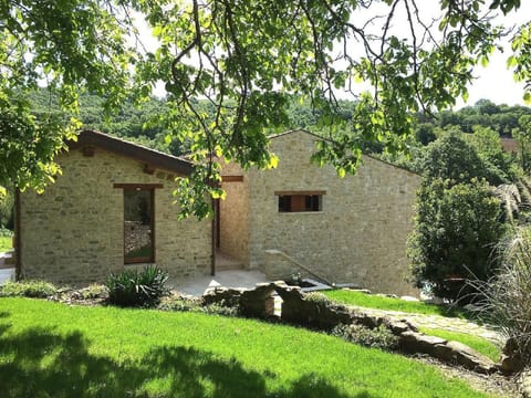 Villa mit privatem Spa und beheiztem Pool Vacation rental in Umbria