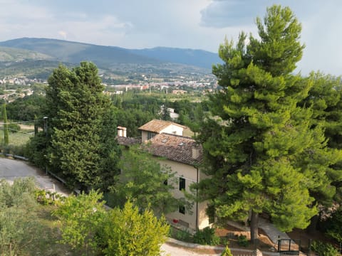 Ferienvilla casaRegina bb mit Panoramablick auf den Hügel Vacation rental in Foligno