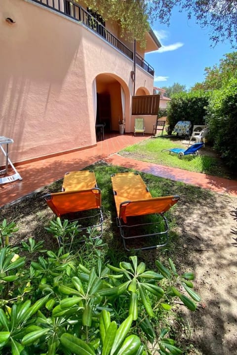 Wohnung "Alter Olivenbaum" mit Garten Apartment in San Teodoro