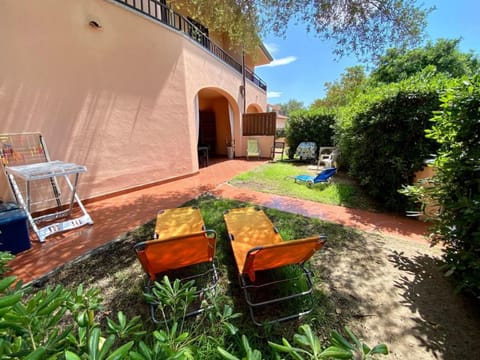 Wohnung "Alter Olivenbaum" mit Garten Apartment in San Teodoro