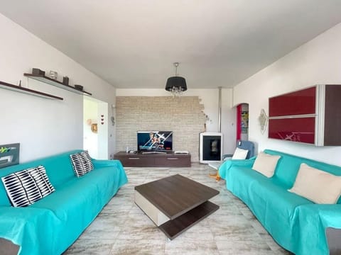 'H51 Family House Apartment in Budoni