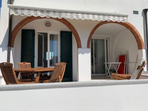 APPARTEMENT MIT MEERBLICK Apartment in Campo nell'Elba