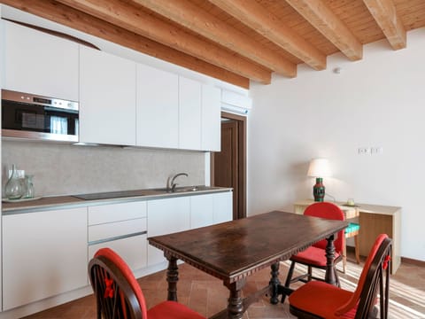 Zweizimmerwohnung mit Doppelbett und zwei Schlafsofas Apartment in Province of Brescia