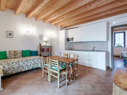 Zweizimmerwohnung mit Doppelbett und zwei Schlafsofas Apartment in Province of Brescia