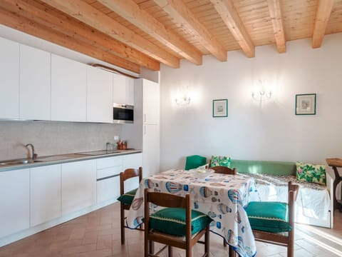 Zweizimmerwohnung mit Doppelbett und zwei Schlafsofas Apartment in Province of Brescia