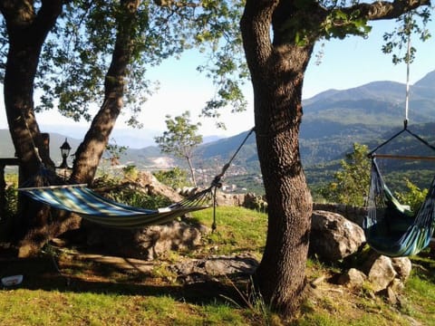 "Hrabri Vuk" mit Garten und Terrasse Vacation rental in Budva Municipality