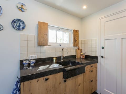 't Zwarte Sauna Vacation rental in Vrouwenpolder