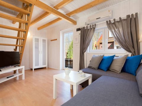 "Boathouse" mit Schwimmbad Vacation rental in West Pomeranian Voivodeship, Poland