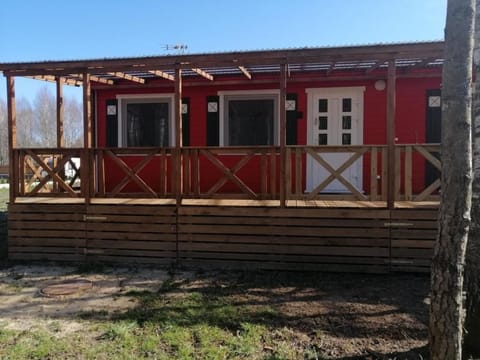 Ganzjährig bewohnbares Ferienhaus - rot Vacation rental in Pomeranian Voivodeship