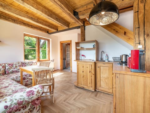 Kiefernwohnung mit Terrasse mit Blick auf den Garten Apartment in Pomeranian Voivodeship