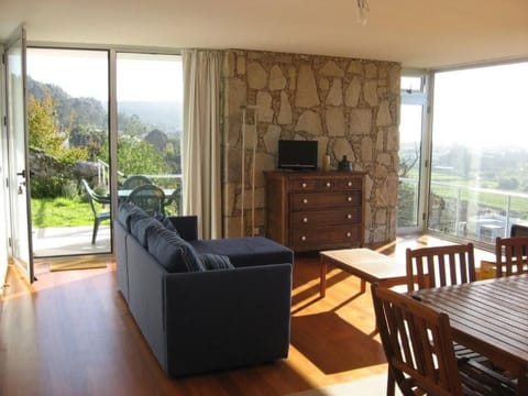 Haus mit Panoramablick auf den Ozean Vacation rental in Viana do Castelo District, Portugal