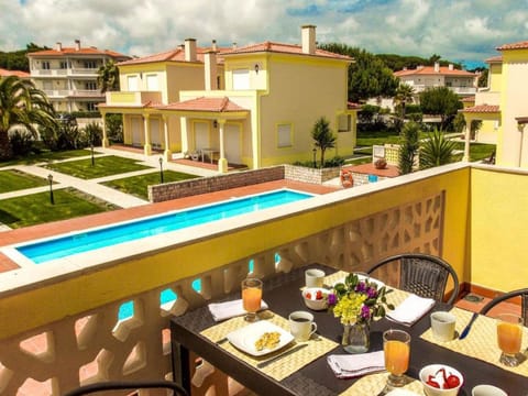 Golf, Pinienwald mit Pool Apartment in Amoreira